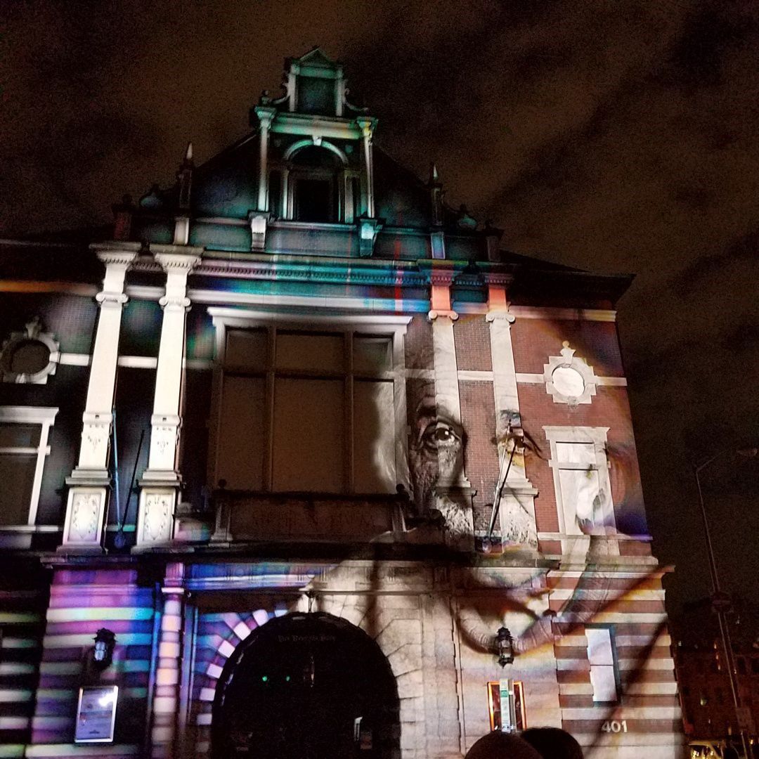 URBANSCREEN's Light-Art Show projection
